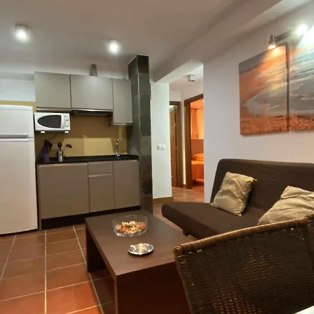Con Aire Acondicionado Muy Cerca De La Apartment Cadiz