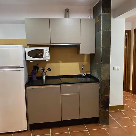 Con Aire Acondicionado Muy Cerca De La Apartment *