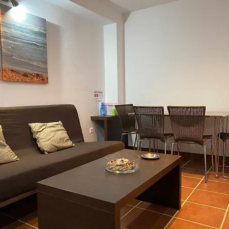Con Aire Acondicionado Muy Cerca De La Apartment Cadiz